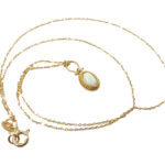 Geel gouden opaal hanger met ketting