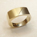 Christian bicolor cachet ring