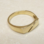 Geel gouden cachet ring