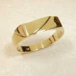 Geel gouden cachet ring