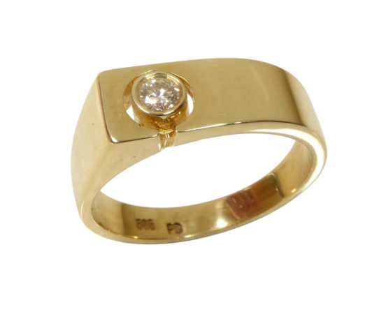 Geel gouden cachet ring met diamant