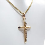 Gouden traditionele kruis