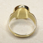 Gouden cachet ring met blauwe lagensteen