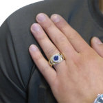 Gouden ring met diamanten en saffier
