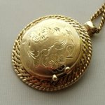 14 karaat gouden collier met medaillon