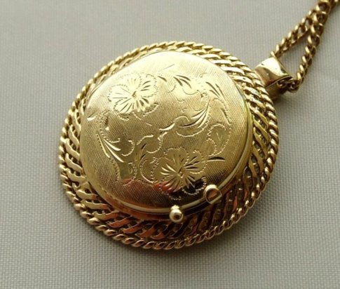 14 karaat gouden collier met medaillon