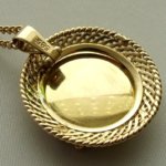 14 karaat gouden collier met medaillon