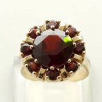 14 karaat gouden ring met granaat