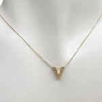 Gouden ketting met V zirkonia hanger
