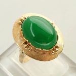 Gouden ring met nefriet