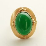 Gouden ring met nefriet