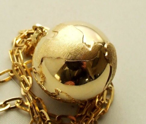 Gouden wereldbol hanger