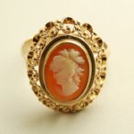 Geel gouden ring met camee