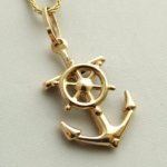Gouden collier en anker hanger
