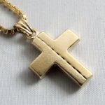 Geel gouden collier met kruis