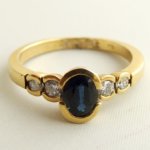 Gouden saffier ring met diamanten