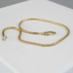 Christian vossenstaart armband