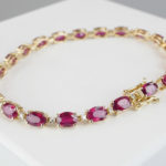 Christian robijn armband