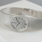 Wit gouden Omega de Ville