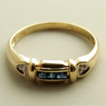Ring met saffier en diamanten