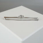 Wit gouden broche met diamanten
