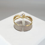 Christian gouden ring met 2 diamanten