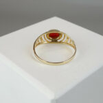 Christian gouden ring met bloedkoraal