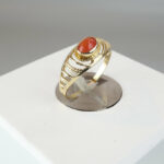 Christian gouden ring met bloedkoraal