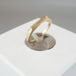 Gouden smalle ring met diamant