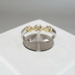 Bicolor gouden ring met 3 diamanten