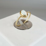 Christian ring met opaliet