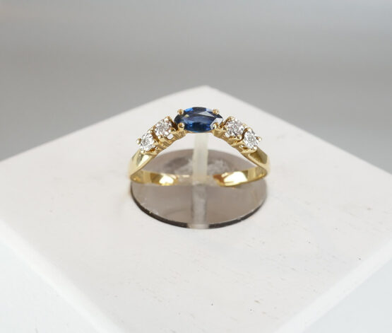 Christian ring met saffier en diamant