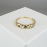 Christian ring met saffier en diamanten