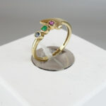 Geel gouden ring met saffier, robijn en smaragd