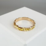 Gouden organische ring