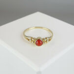 14 karaat ring met bloedkoraal