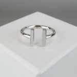 Christian wit goud twee balken ring
