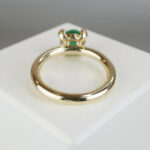 Christian ring met groene smaragd