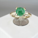 Christian ring met groene smaragd