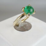 Christian ring met groene smaragd