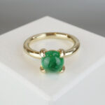 Christian ring met groene smaragd