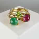 Christian ring met groene smaragd