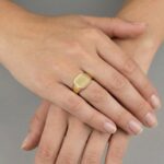 Christian dames cachet ring