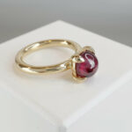 Christian ring met robijn