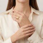 Christian dames cachet ring