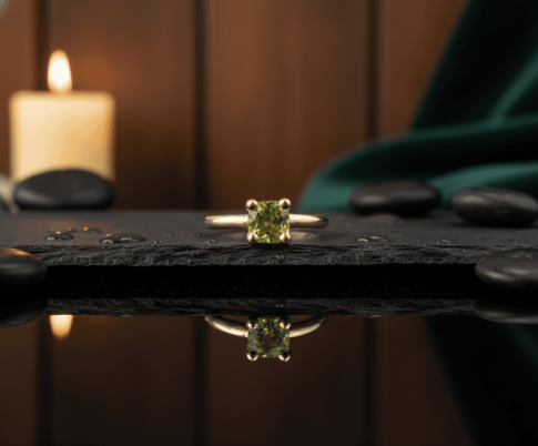 Christian ring met peridoot