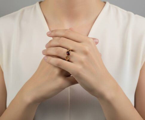 Granaten gouden ring