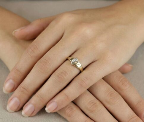 Gouden Christian v ring model