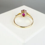 Christian ring met synthetische robijn