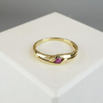 Christian gouden ring met robijn